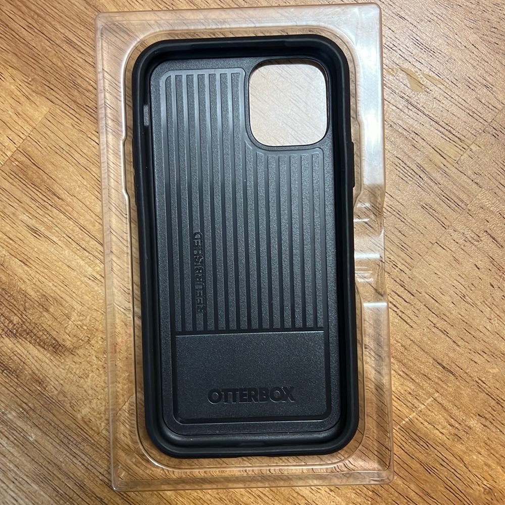 Black iPhone 11 Pro otterbox symmetry series